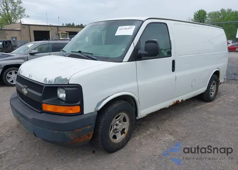 2004 Chevrolet Express из США, поврежденный, VIN 1GCFG15XX41150053